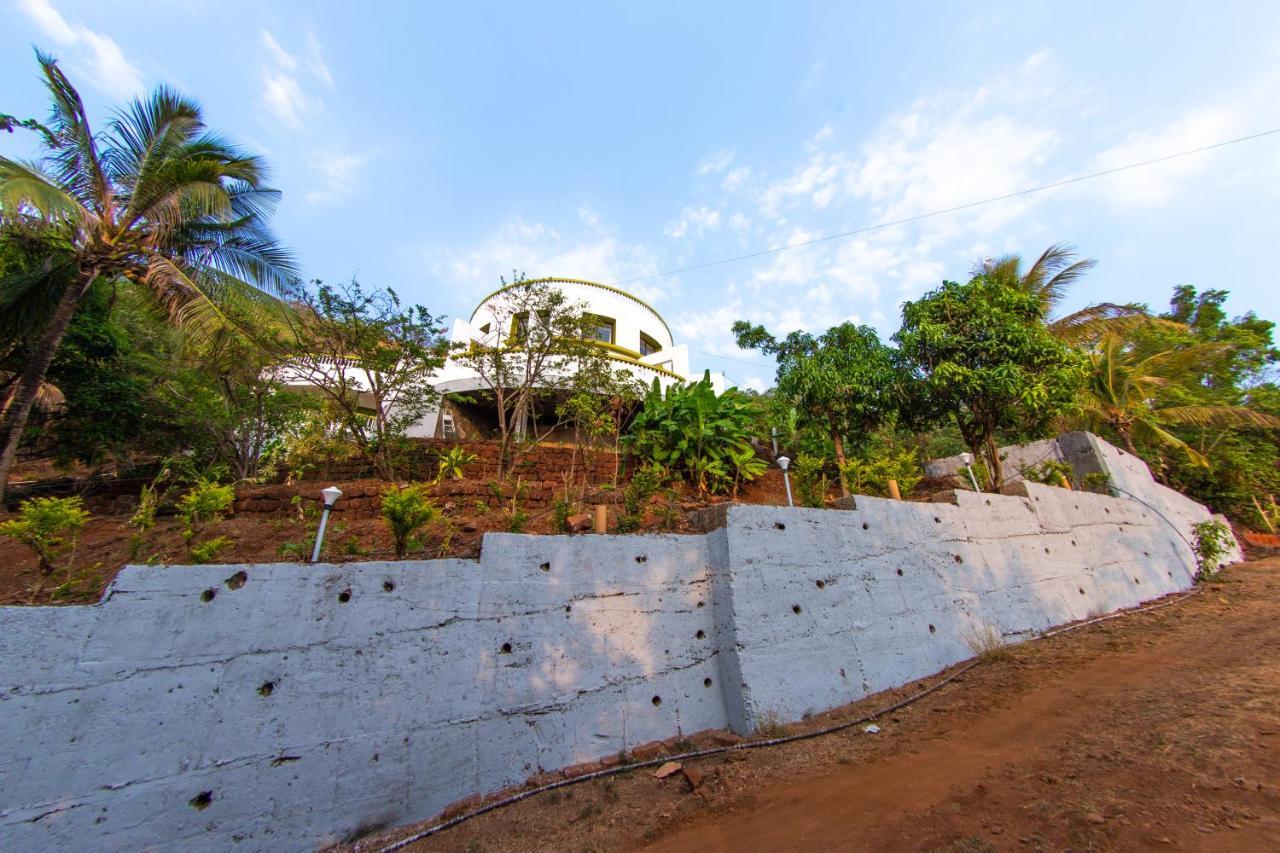 Villa Infinity By The Sea Murud  Exterior photo