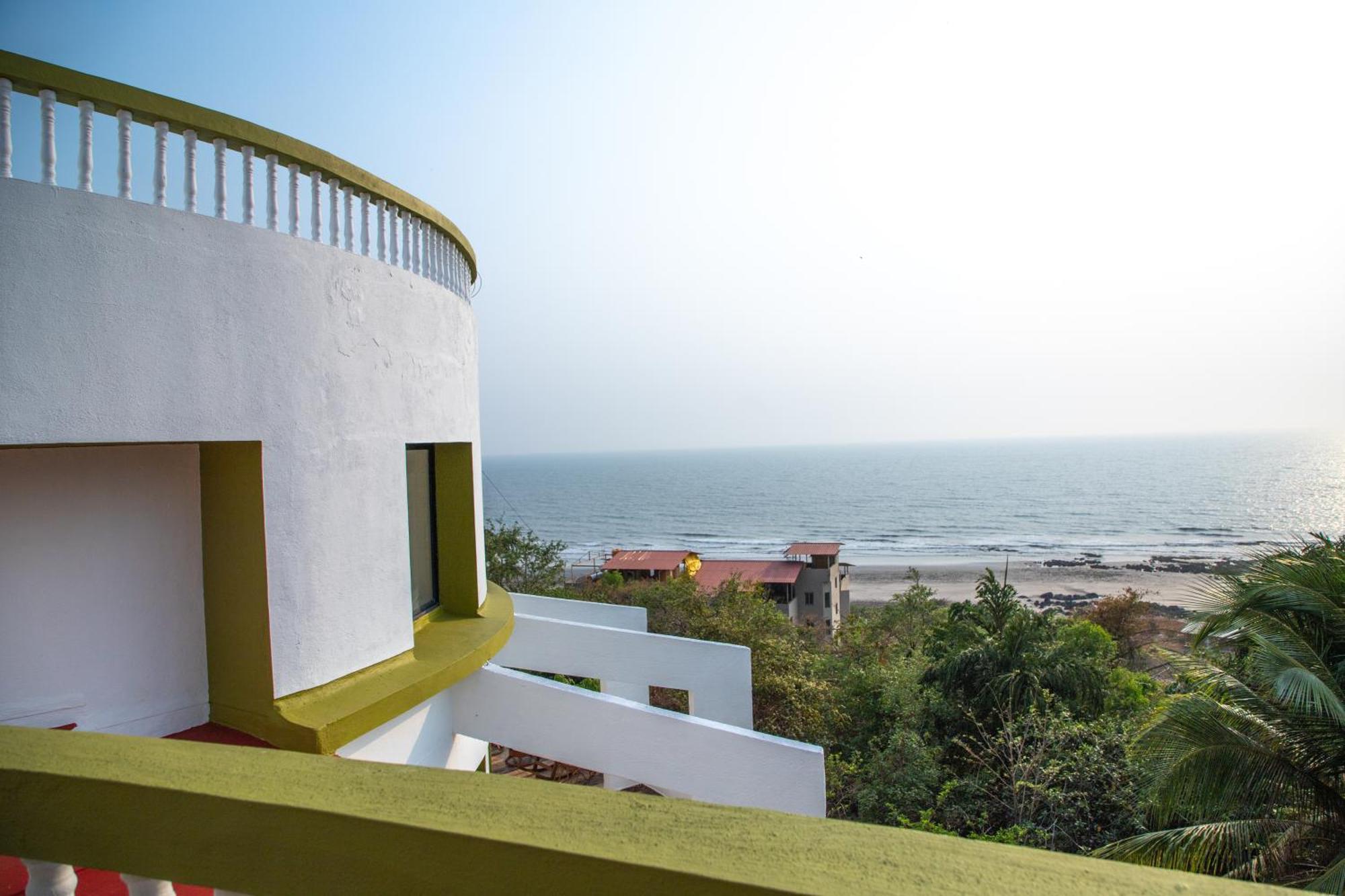 Villa Infinity By The Sea Murud  Exterior photo
